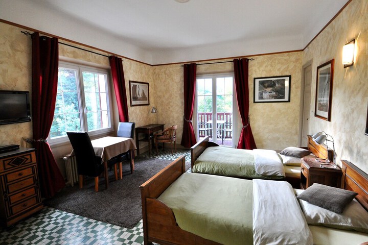 Room 10 of 46