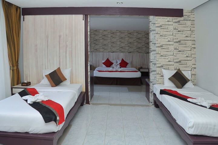 Room 32 of 127