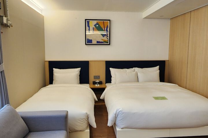Room 48 of 219