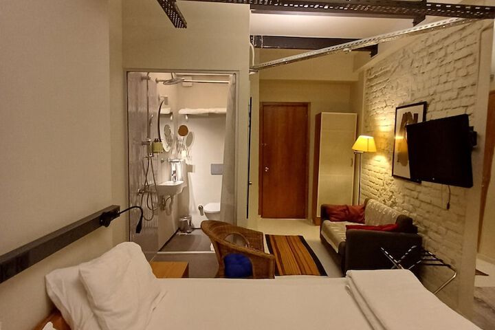 Room 35 of 73