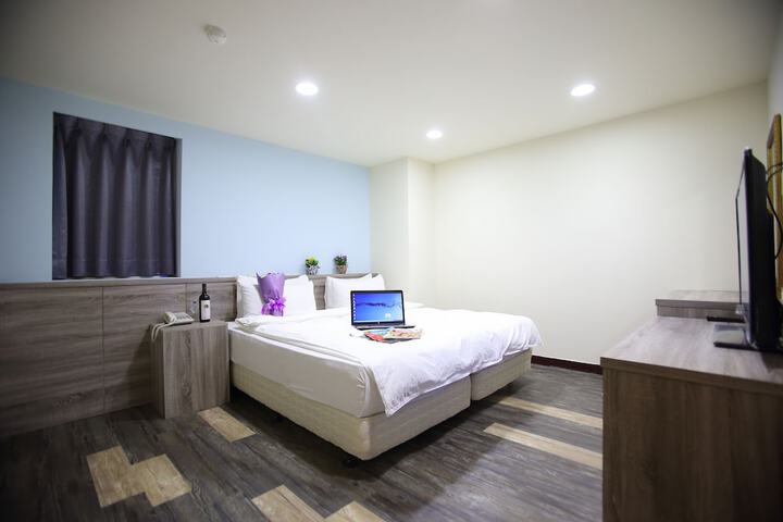 Room 13 of 46