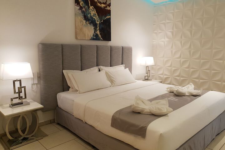 Room 13 of 90