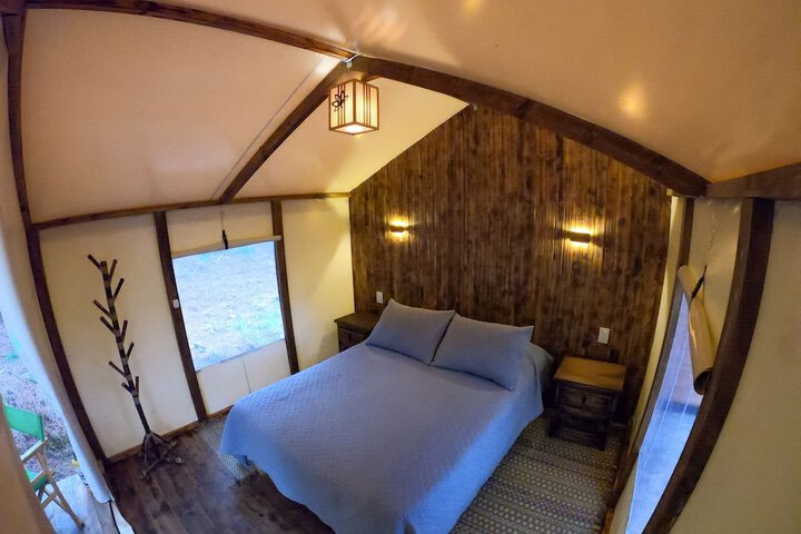Room 9 of 37