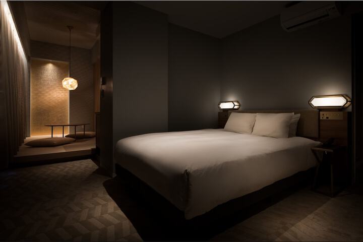 Room 21 of 37