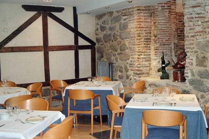 Dining 2 of 2