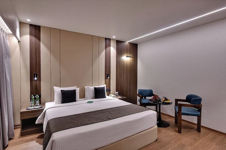 Room 10 of 27