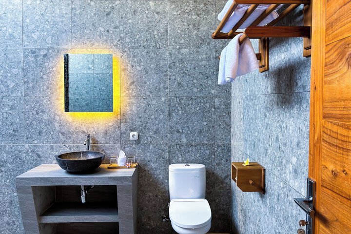 Room 4 of 15