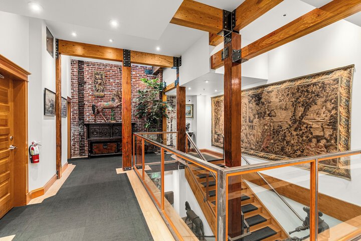 Ballroom/Hall 42 of 49