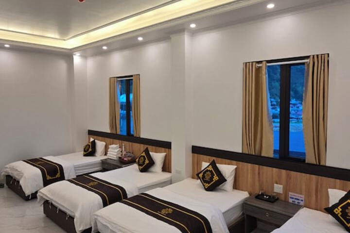 Room 4 of 62