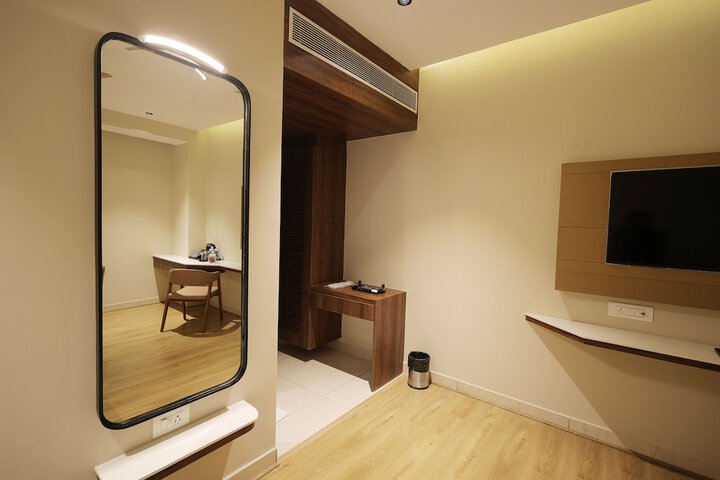 Room 15 of 49
