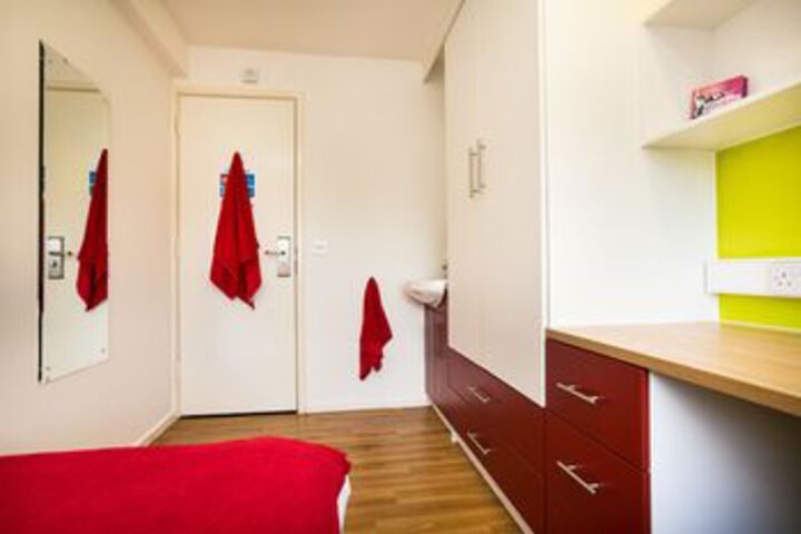 Room 3 of 8