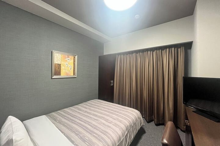 Room 3 of 26