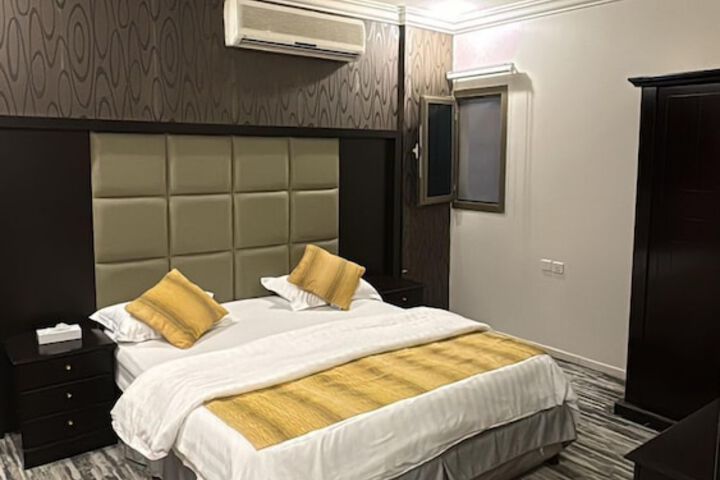 Room 13 of 26