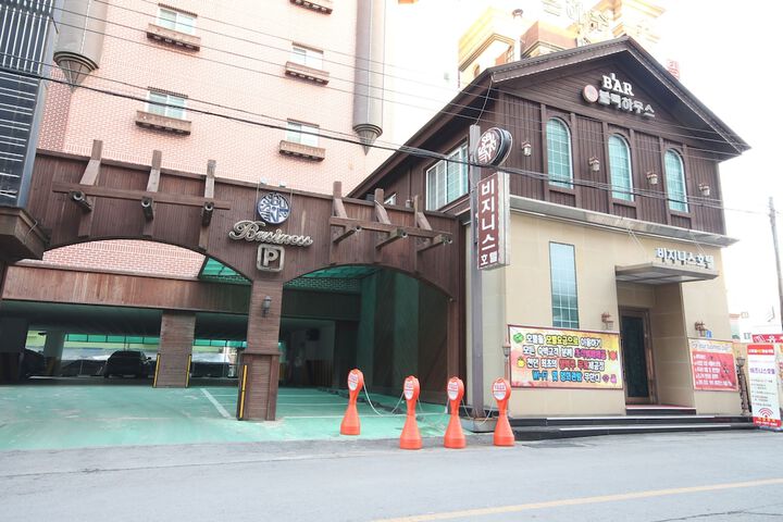 Hotel 82 of 82