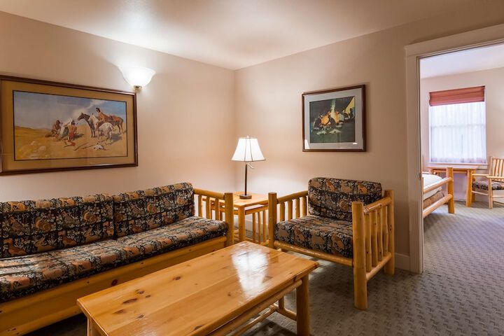 Room 7 of 28