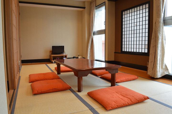 Room 7 of 97