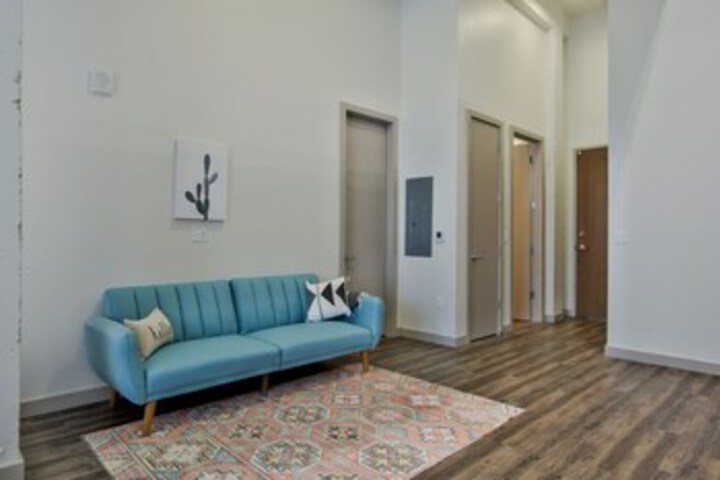 Room 143 of 328
