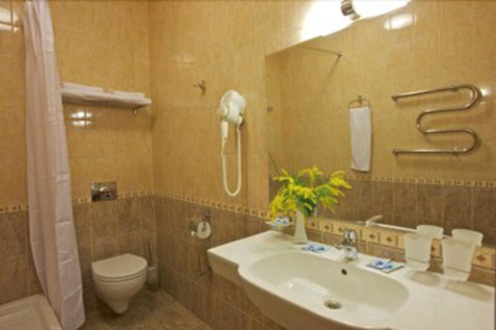 Room 3 of 51