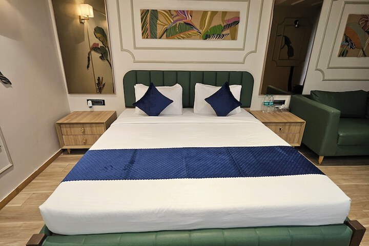 Room 3 of 63