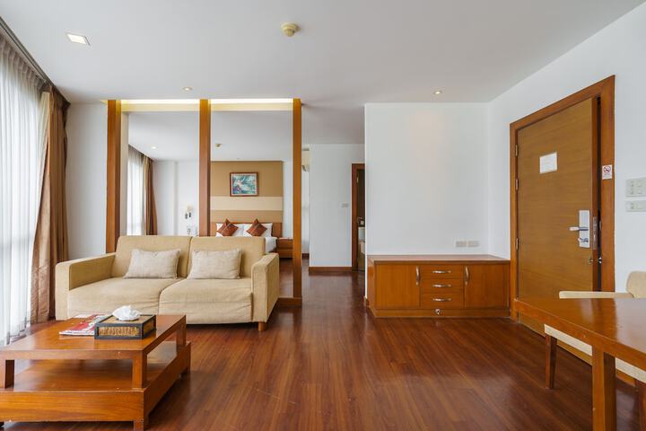 Room 32 of 60