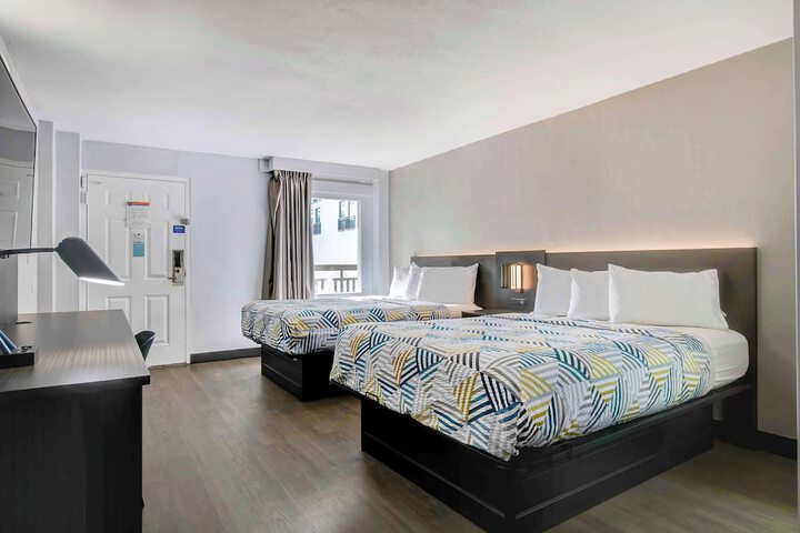 Room 8 of 26