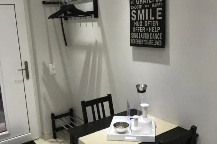 Room 5 of 17
