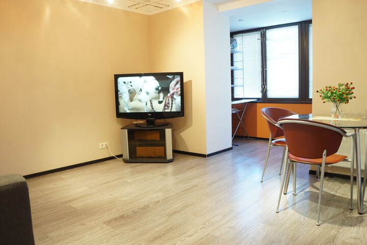 Room 8 of 18