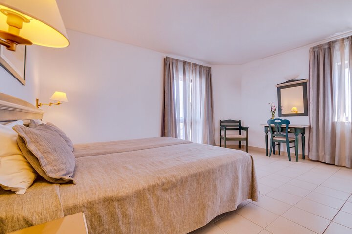 Room 12 of 29