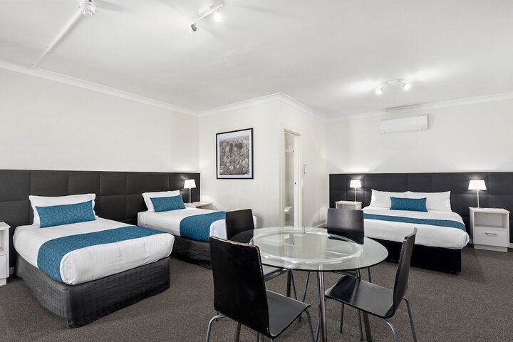 Room 40 of 53