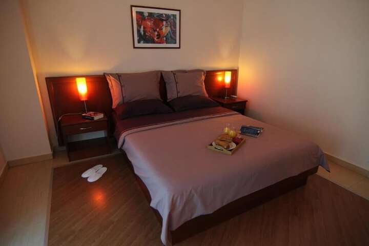 Room 10 of 27