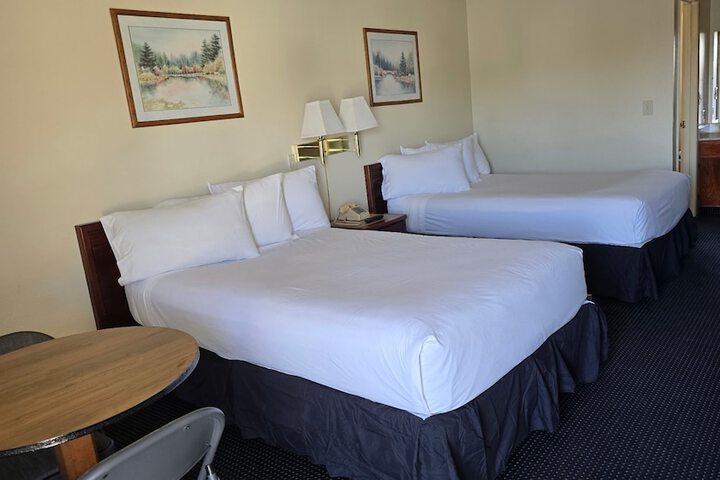 Room 4 of 13