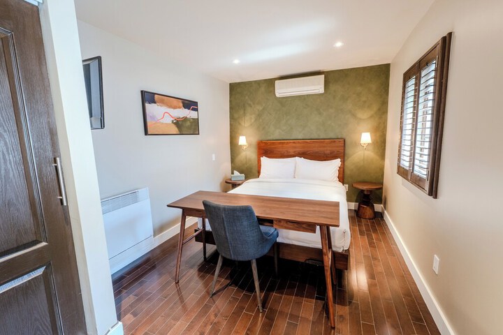 Room 40 of 89