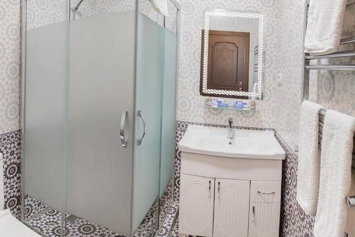 Room 15 of 22