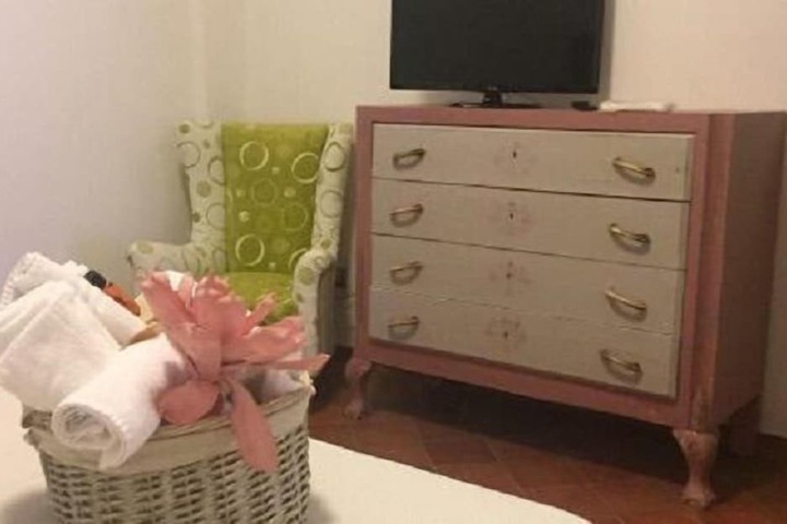 Room 5 of 48
