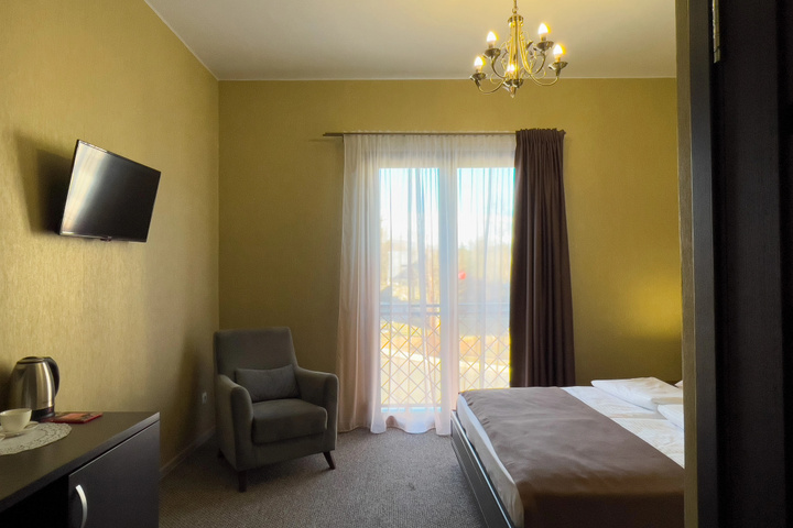 Room 13 of 21
