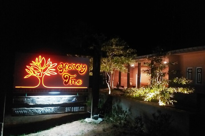 Hotel Exterior 46 of 65