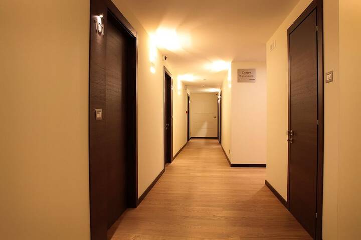 Ballroom/Hall 51 of 59