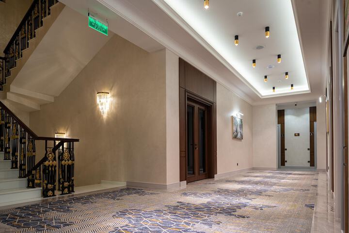 Ballroom/Hall 91 of 114