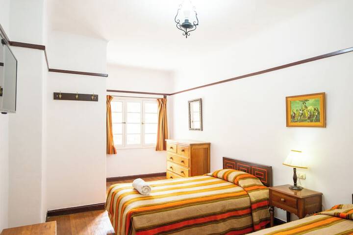 Room 5 of 28