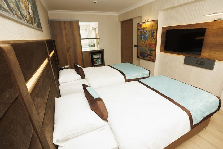 Room 18 of 37