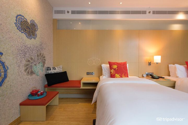Room 26 of 108