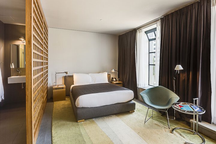Room 74 of 118