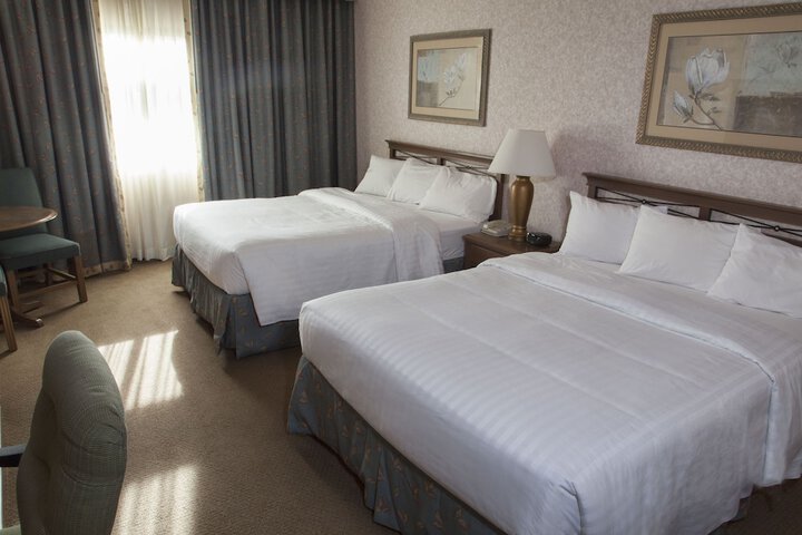 Quadruple Accessible 2 Queen Beds (1 of 9)
