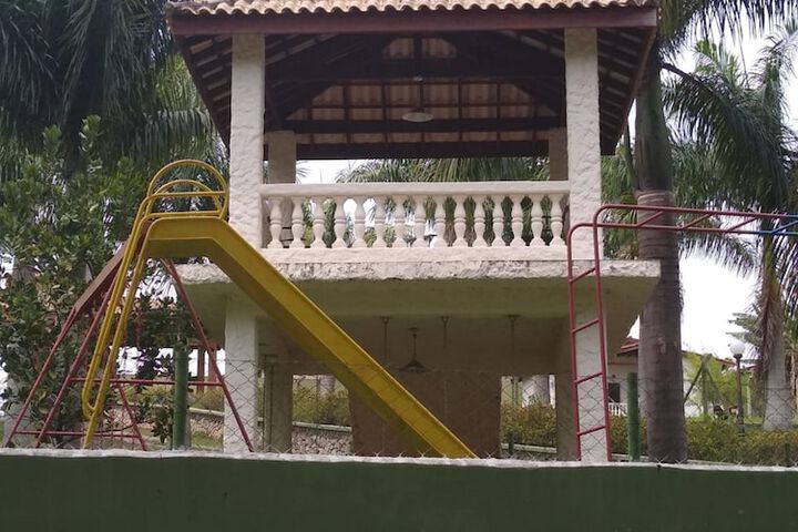 Hotel Exterior 3 of 40