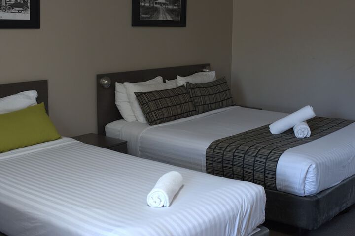 Room 13 of 38