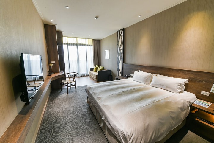 Room 9 of 103