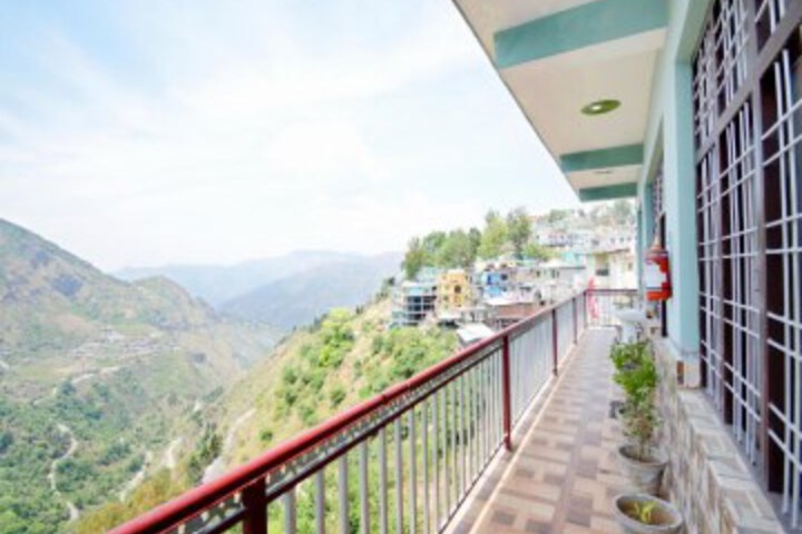 OYO 40171 Mountain Breeze