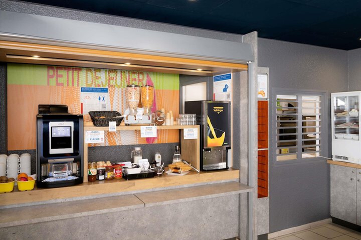 Hotel Entry