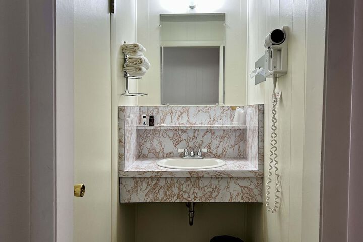 Room 48 of 72