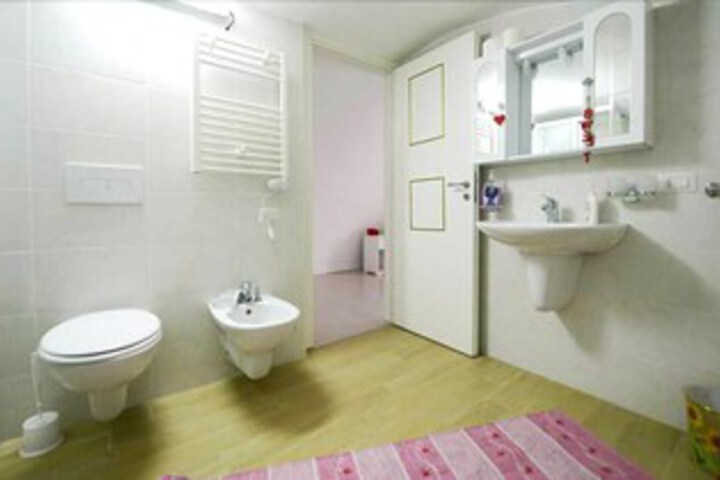 Room 3 of 16